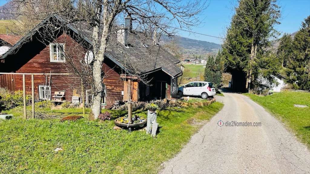 kleines Waldhäuschen beim Aufstieg